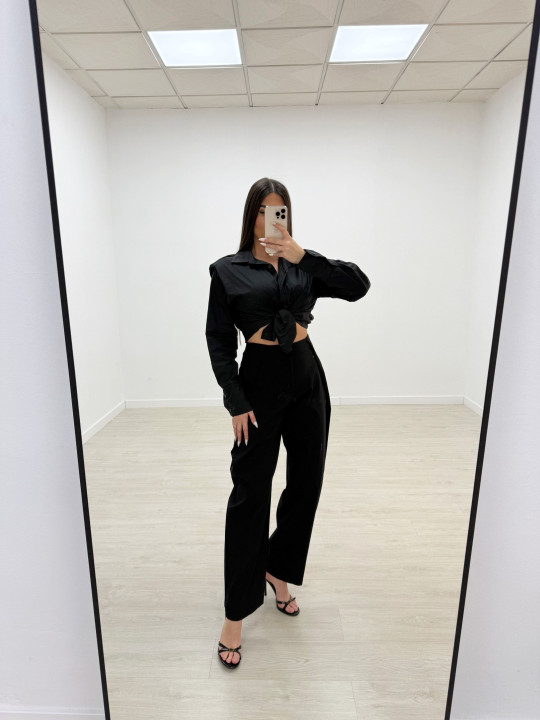 CAMISA POPELÍN HOMBRERAS NEGRA